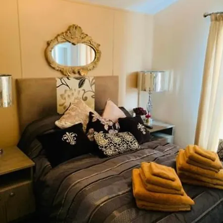 Thorne Lodge - Seaview - 3 Bedroom Whitstable Extérieur photo